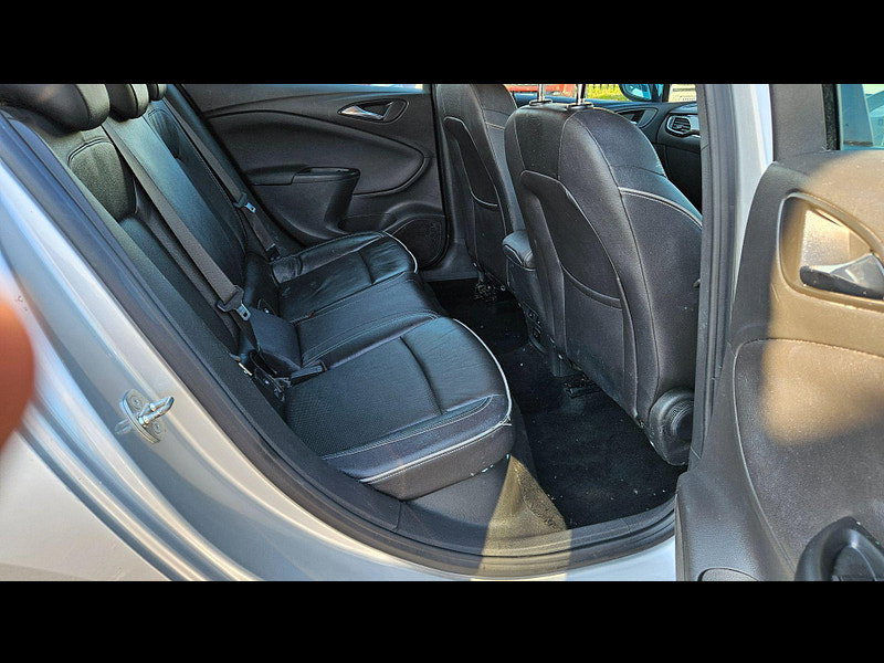 Vauxhall Astra 1.6 CDTi BlueInjection Elite Nav Auto Euro 6 5dr 5dr Automatic 2015