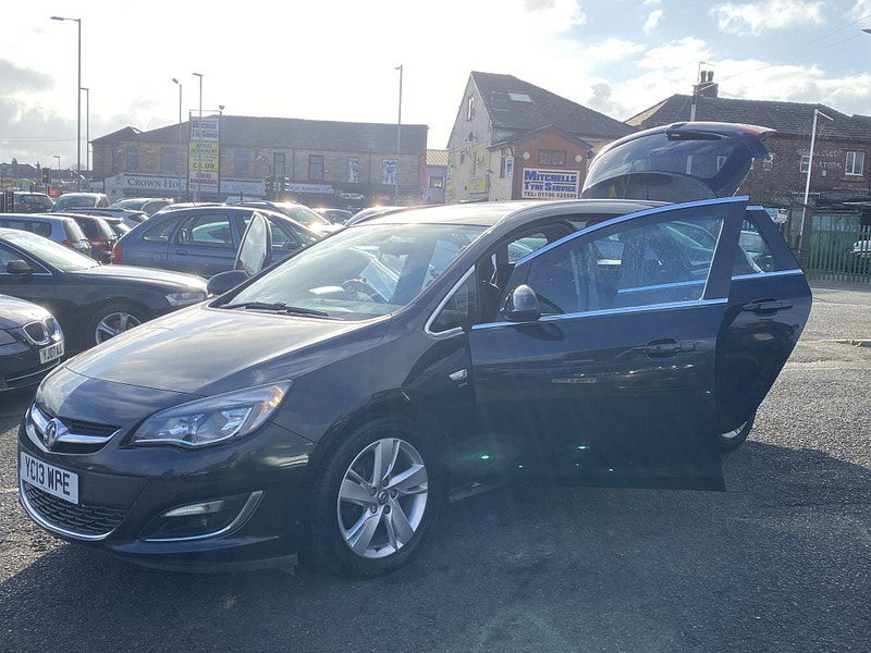 Vauxhall Astra 2.0 CDTi SRi Sports Tourer Euro 5 (s/s) 5dr 5dr Manual 2013