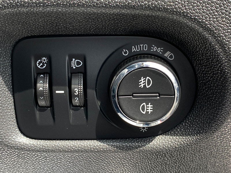 Vauxhall Corsa 1.4 16V SE Auto Euro 5 5dr 5dr Automatic 2011