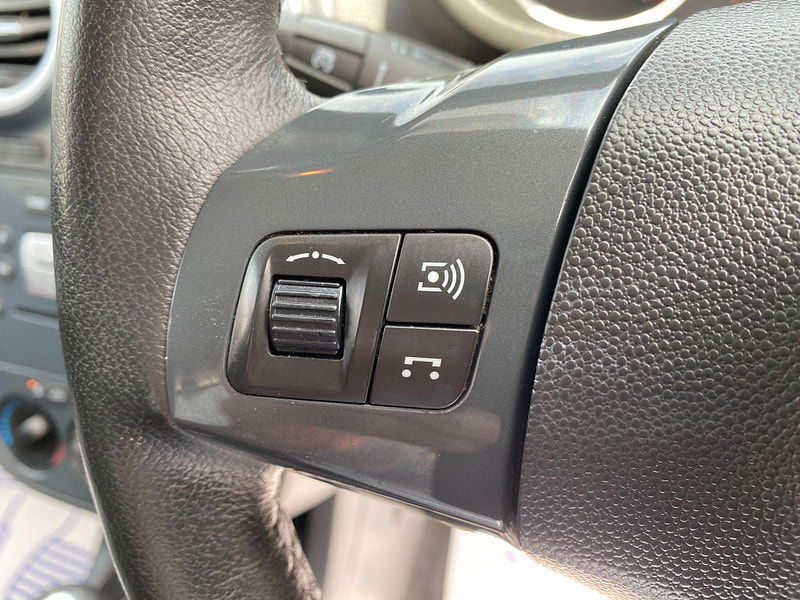 Vauxhall Corsa 1.4 16V SE Auto Euro 5 5dr 5dr Automatic 2011