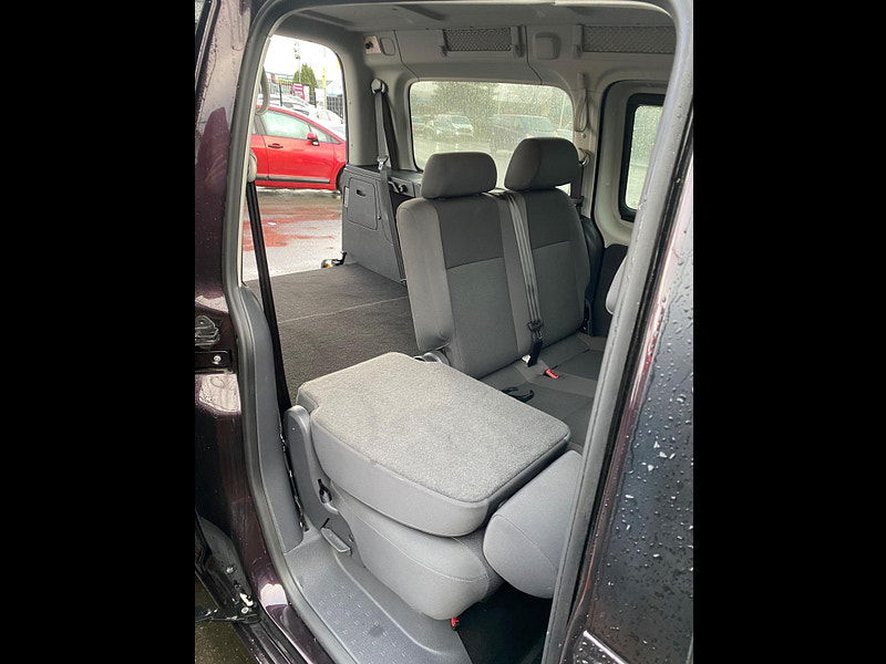 Volkswagen Caddy Maxi Life 1.6 TDI CR DSG Euro 5 5dr 5dr Automatic 2014