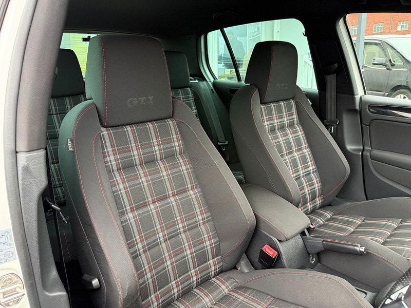 Volkswagen Golf 2.0 TSI GTI Hatchback 5dr Petrol DSG Euro 5 (210 ps) 5dr Automatic 2013