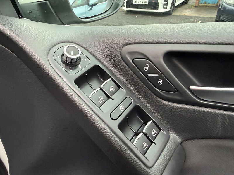 Volkswagen Golf 2.0 TSI GTI Hatchback 5dr Petrol DSG Euro 5 (210 ps) 5dr Automatic 2013