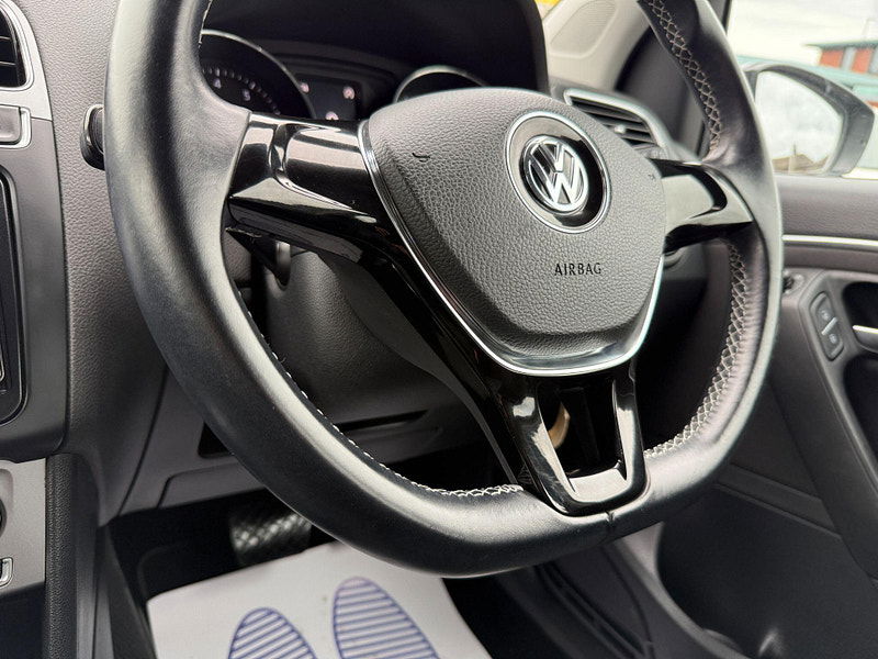 Volkswagen Polo 1.2 TSI BlueMotion Tech Match Hatchback 5dr Petrol DSG Euro 6 (s/s) (90 ps) 5dr Automatic 2015