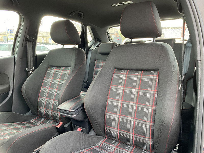 Volkswagen Polo 1.8 TSI BlueMotion Tech GTI DSG Euro 6 (s/s) 5dr 5dr Automatic 2015