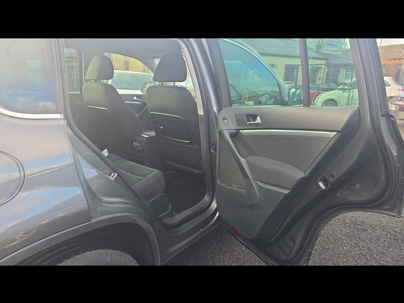Volkswagen Tiguan 2.0 TDI BlueMotion Tech Match 4WD Euro 6 (s/s) 5dr 5dr Manual 2015