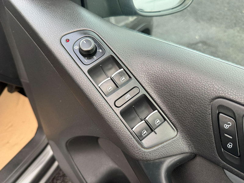 Volkswagen Tiguan 2.0 TDI BlueMotion Tech Match 4WD Euro 6 (s/s) 5dr 5dr Manual 2015