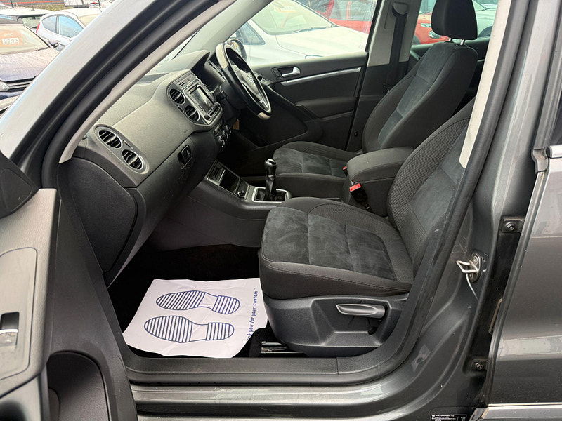 Volkswagen Tiguan 2.0 TDI BlueMotion Tech Match 4WD Euro 6 (s/s) 5dr 5dr Manual 2015