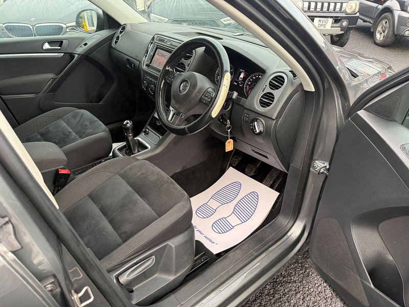 Volkswagen Tiguan 2.0 TDI BlueMotion Tech Match 4WD Euro 6 (s/s) 5dr 5dr Manual 2015
