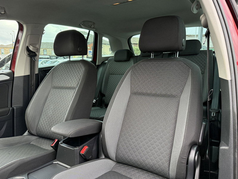 Volkswagen Tiguan 2.0 TDI SE Navigation DSG Euro 6 (s/s) 5dr 5dr Automatic 2018