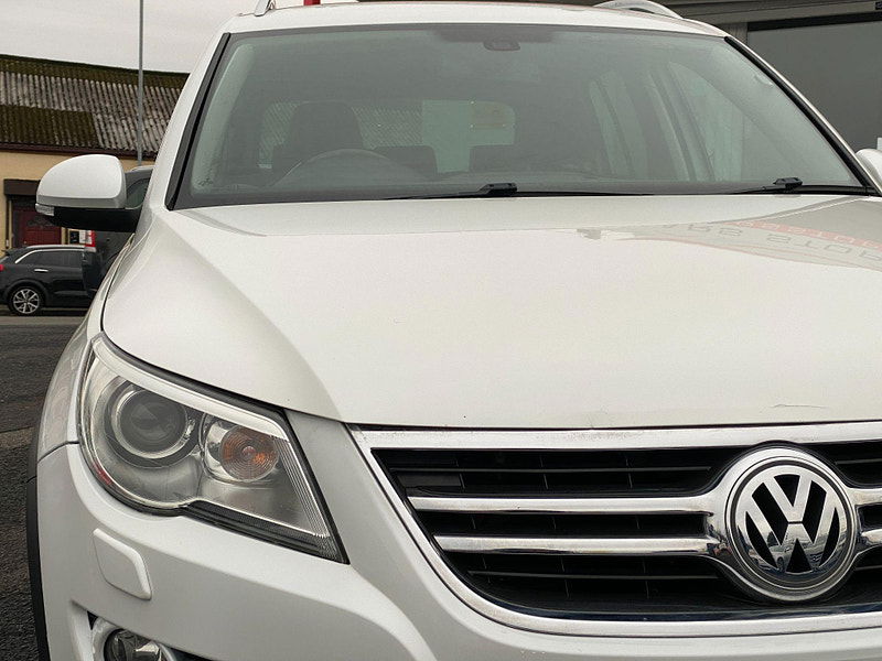 Volkswagen Tiguan 2.0 TDI Summit DSG 4WD Euro 5 5dr 5dr Automatic 2010
