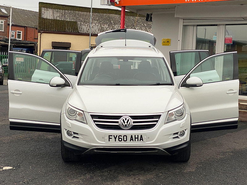 Volkswagen Tiguan 2.0 TDI Summit DSG 4WD Euro 5 5dr 5dr Automatic 2010