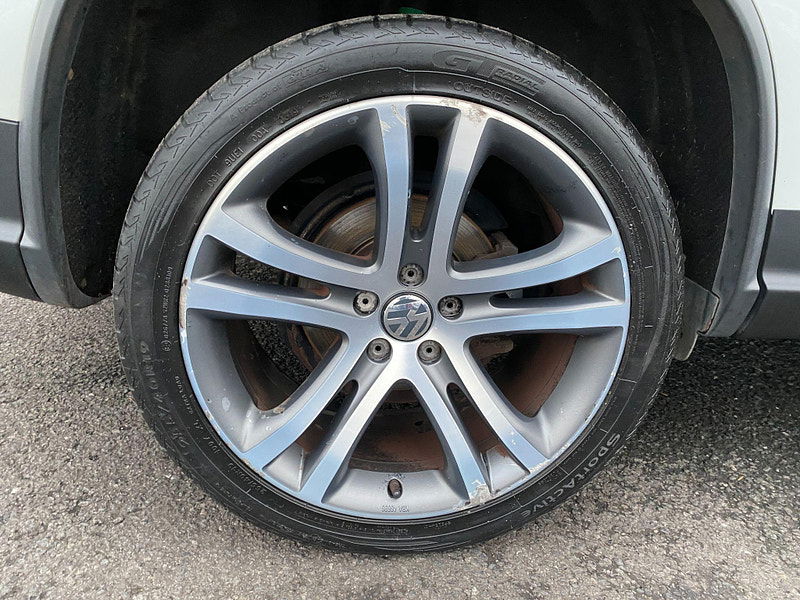 Volkswagen Tiguan 2.0 TDI Summit DSG 4WD Euro 5 5dr 5dr Automatic 2010