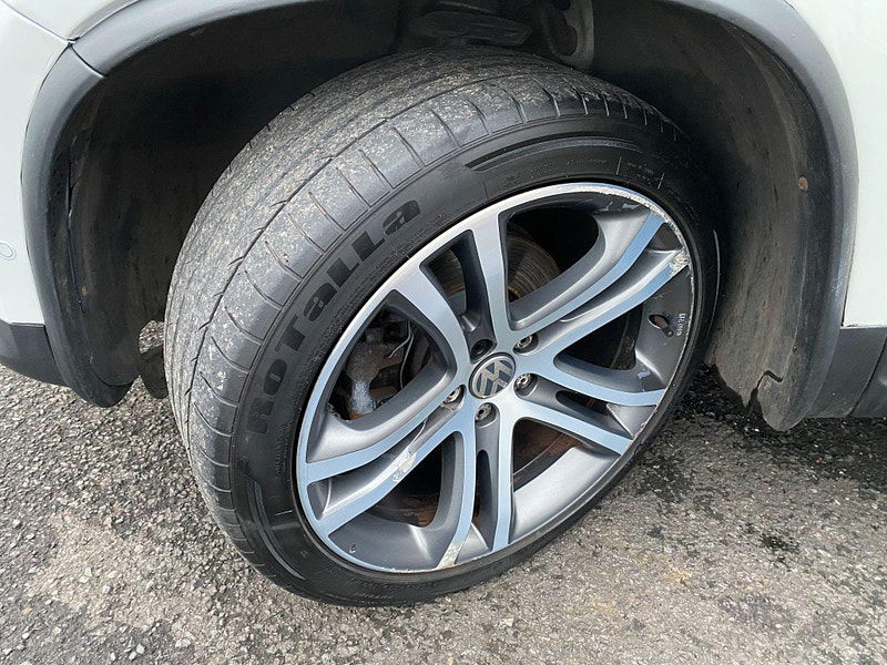 Volkswagen Tiguan 2.0 TDI Summit DSG 4WD Euro 5 5dr 5dr Automatic 2010
