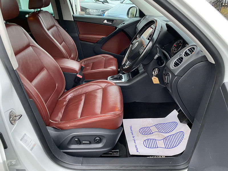 Volkswagen Tiguan 2.0 TDI Summit DSG 4WD Euro 5 5dr 5dr Automatic 2010