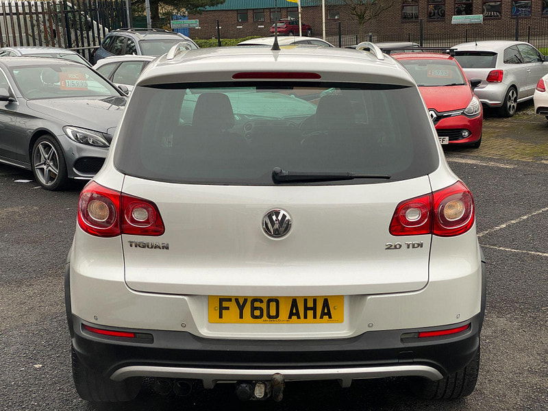 Volkswagen Tiguan 2.0 TDI Summit DSG 4WD Euro 5 5dr 5dr Automatic 2010