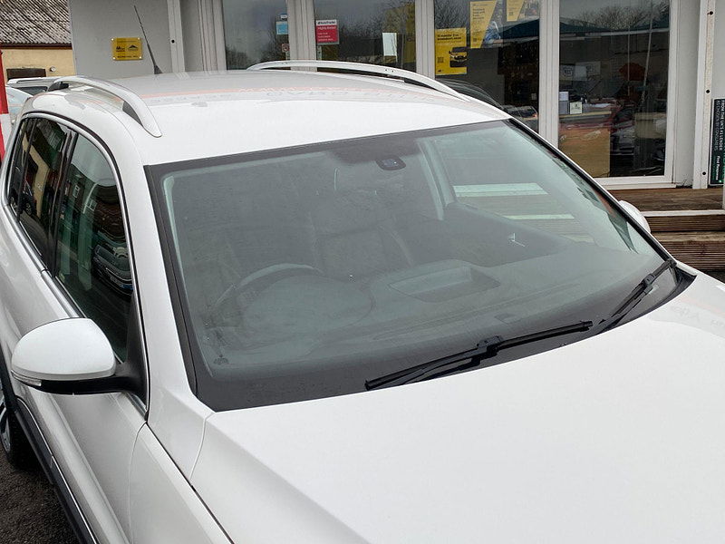 Volkswagen Tiguan 2.0 TDI Summit DSG 4WD Euro 5 5dr 5dr Automatic 2010