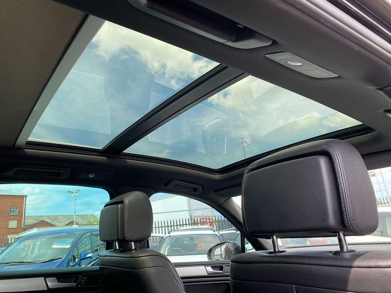 Volkswagen Touareg 4.2 TDI V8 Altitude Tiptronic 4WD Euro 5 5dr 5dr Automatic 2011