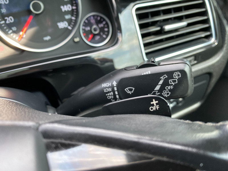 Volkswagen Touareg 4.2 TDI V8 Altitude Tiptronic 4WD Euro 5 5dr 5dr Automatic 2011