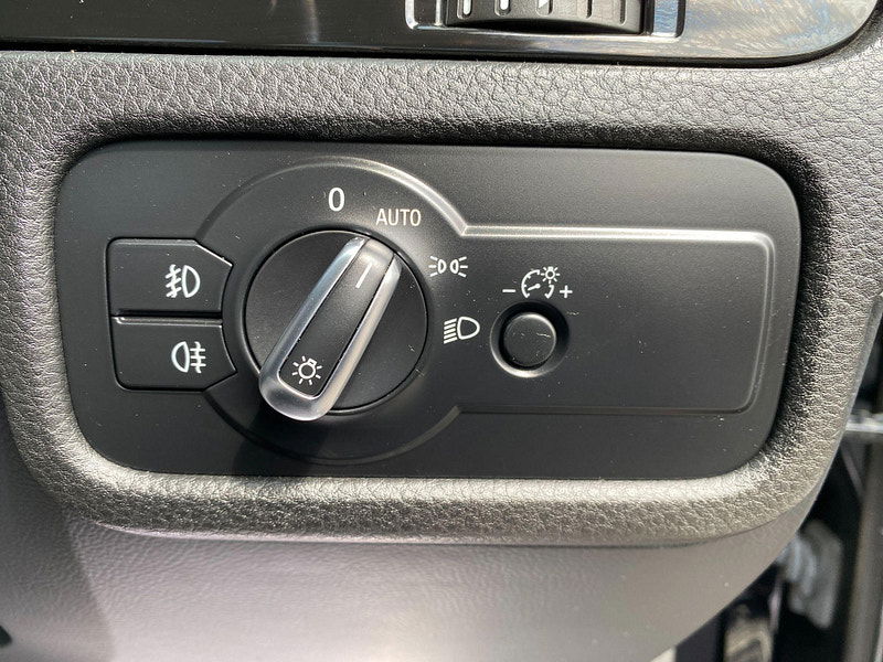 Volkswagen Touareg 4.2 TDI V8 Altitude Tiptronic 4WD Euro 5 5dr 5dr Automatic 2011