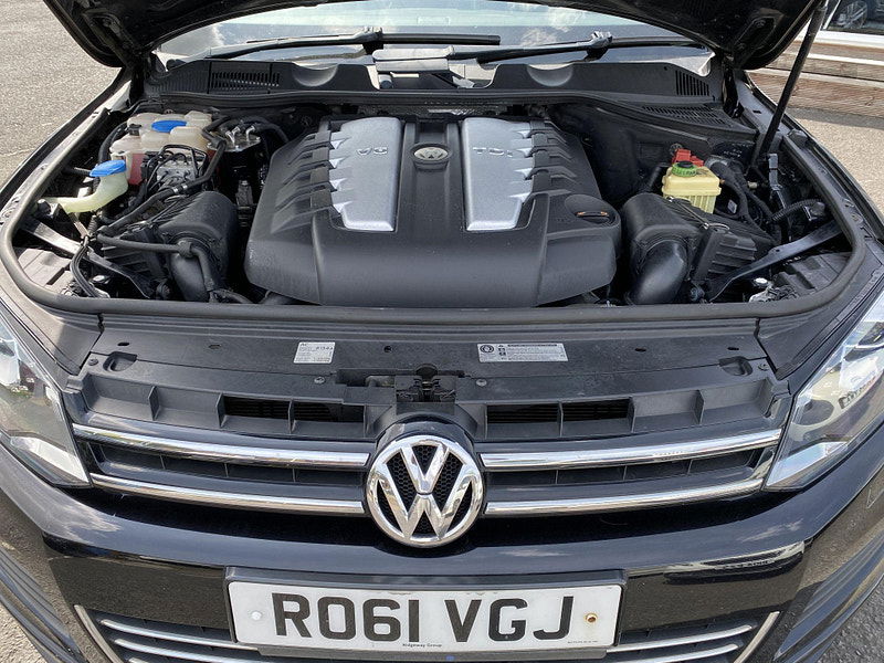 Volkswagen Touareg 4.2 TDI V8 Altitude Tiptronic 4WD Euro 5 5dr 5dr Automatic 2011