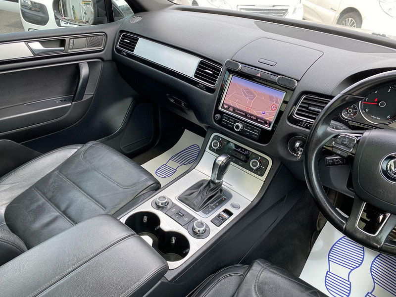 Volkswagen Touareg 4.2 TDI V8 Altitude Tiptronic 4WD Euro 5 5dr 5dr Automatic 2011