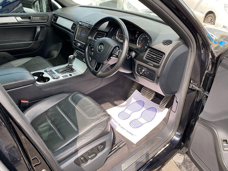 Volkswagen Touareg 4.2 TDI V8 Altitude Tiptronic 4WD Euro 5 5dr 5dr Automatic 2011