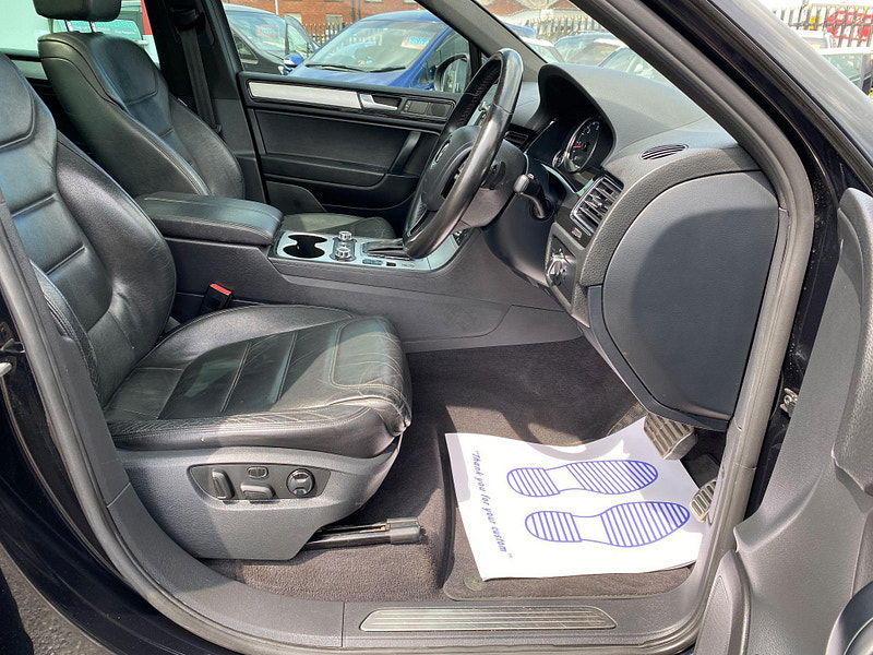 Volkswagen Touareg 4.2 TDI V8 Altitude Tiptronic 4WD Euro 5 5dr 5dr Automatic 2011