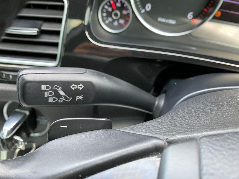 Volkswagen Touareg 4.2 TDI V8 Altitude Tiptronic 4WD Euro 5 5dr 5dr Automatic 2011