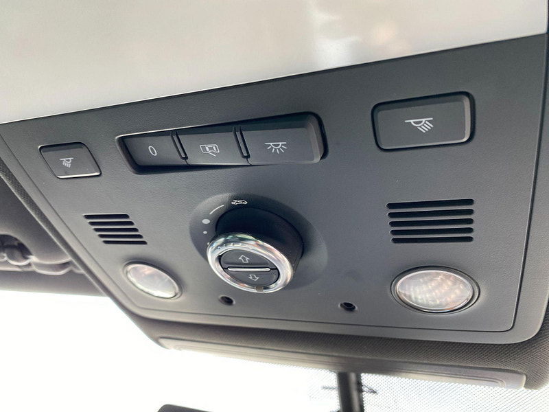 Volkswagen Touareg 4.2 TDI V8 Altitude Tiptronic 4WD Euro 5 5dr 5dr Automatic 2011