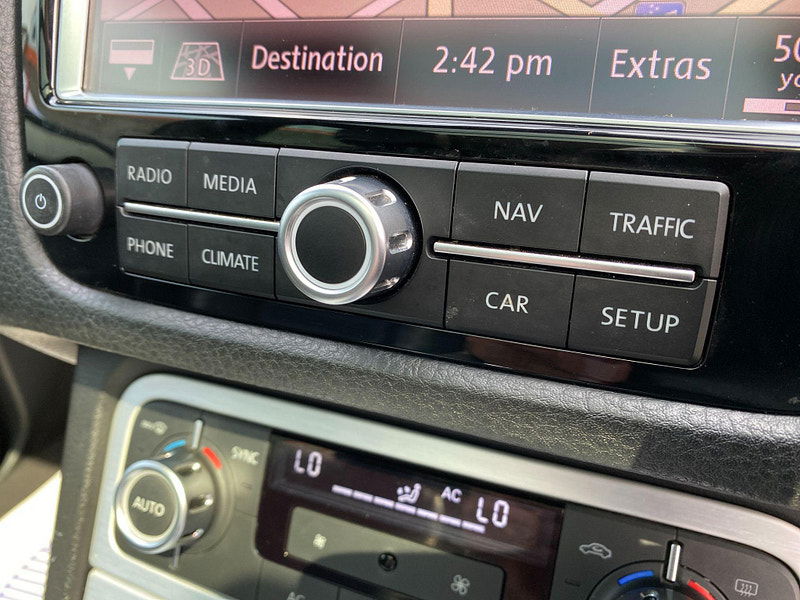 Volkswagen Touareg 4.2 TDI V8 Altitude Tiptronic 4WD Euro 5 5dr 5dr Automatic 2011