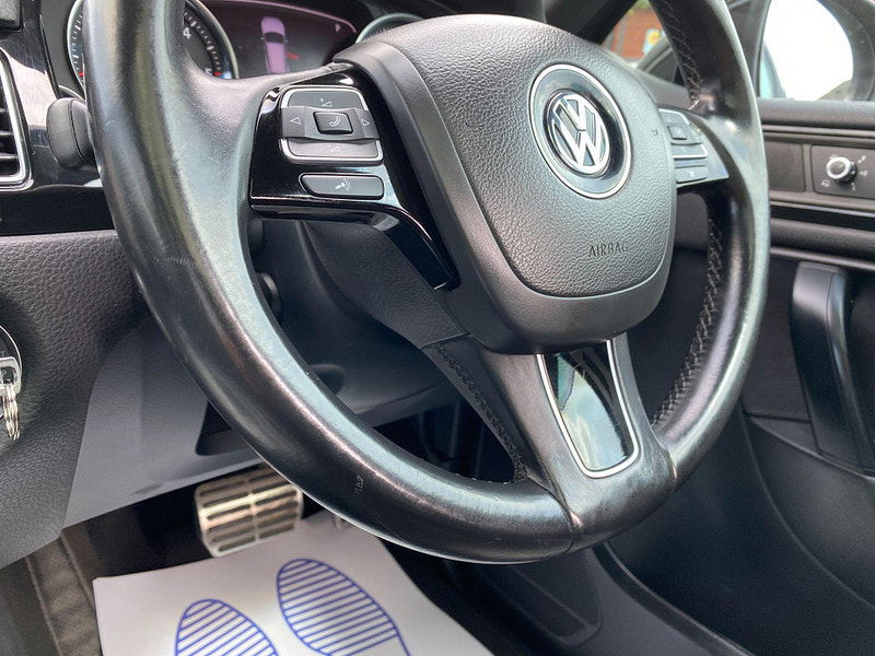 Volkswagen Touareg 4.2 TDI V8 Altitude Tiptronic 4WD Euro 5 5dr 5dr Automatic 2011