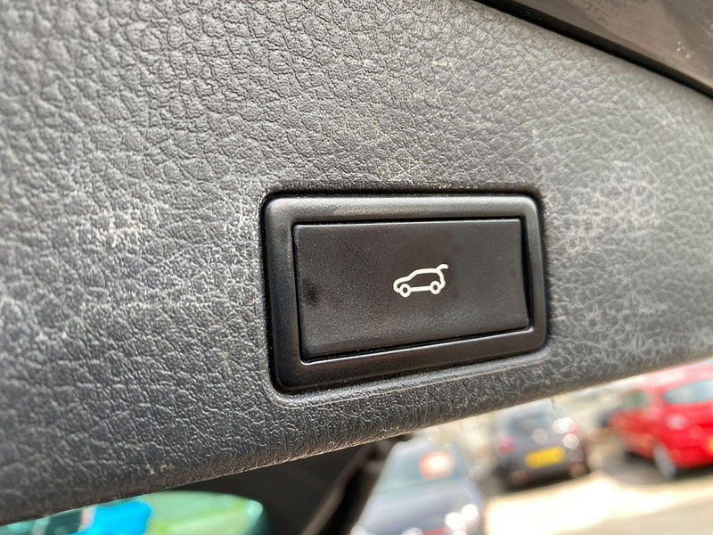 Volkswagen Touareg 4.2 TDI V8 Altitude Tiptronic 4WD Euro 5 5dr 5dr Automatic 2011