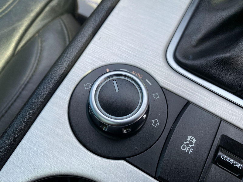 Volkswagen Touareg 4.2 TDI V8 Altitude Tiptronic 4WD Euro 5 5dr 5dr Automatic 2011