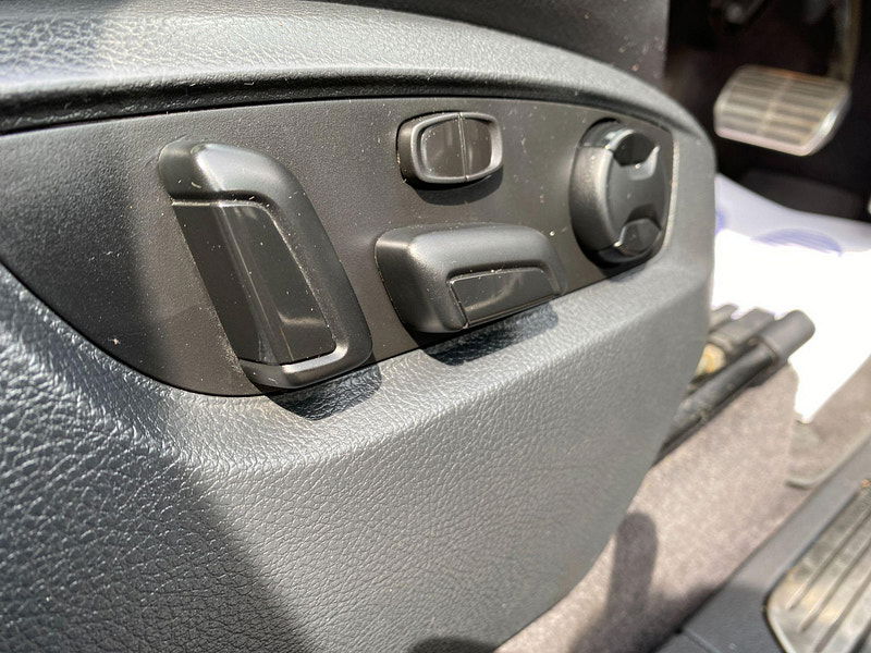 Volkswagen Touareg 4.2 TDI V8 Altitude Tiptronic 4WD Euro 5 5dr 5dr Automatic 2011