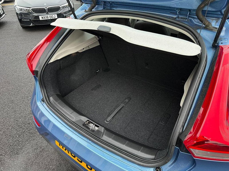 Volvo V40 1.5 T3 Inscription Auto Euro 6 (s/s) 5dr 5dr Automatic 2015