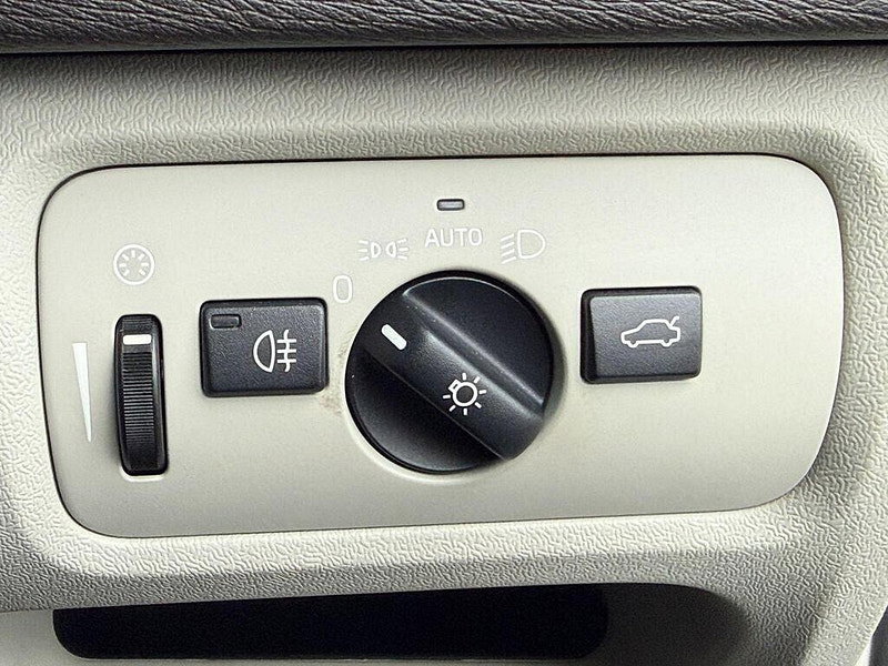 Volvo V40 1.5 T3 Inscription Auto Euro 6 (s/s) 5dr 5dr Automatic 2015