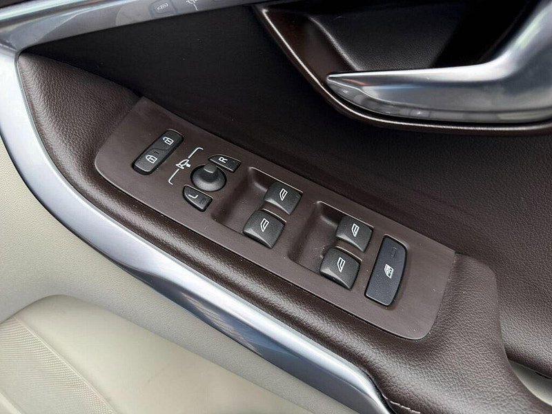 Volvo V40 1.5 T3 Inscription Auto Euro 6 (s/s) 5dr 5dr Automatic 2015