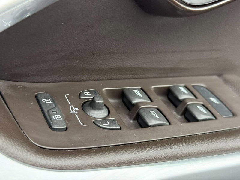 Volvo V40 1.5 T3 Inscription Auto Euro 6 (s/s) 5dr 5dr Automatic 2015