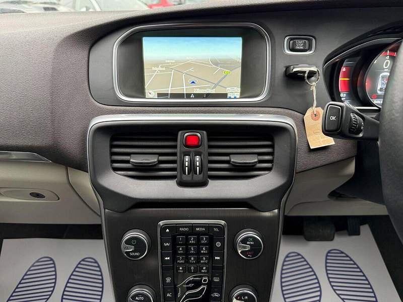 Volvo V40 1.5 T3 Inscription Auto Euro 6 (s/s) 5dr 5dr Automatic 2015