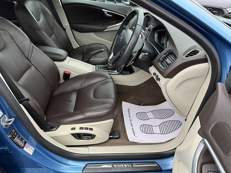 Volvo V40 1.5 T3 Inscription Auto Euro 6 (s/s) 5dr 5dr Automatic 2015