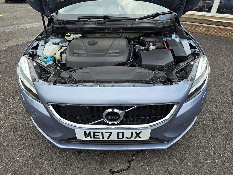 Volvo V40 1.5 T3 Momentum Nav Plus Auto Euro 6 (s/s) 5dr 5dr Automatic 2024