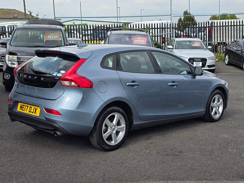 Volvo V40 1.5 T3 Momentum Nav Plus Auto Euro 6 (s/s) 5dr 5dr Automatic 2024