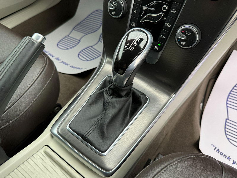 Volvo V40 1.5 T3 SE Auto Euro 6 (s/s) 5dr 5dr Automatic 2015