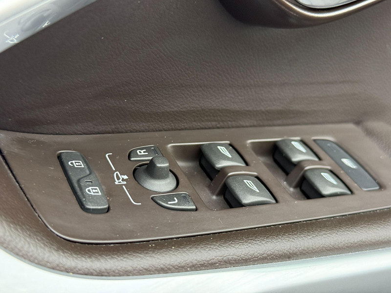 Volvo V40 1.5 T3 SE Auto Euro 6 (s/s) 5dr 5dr Automatic 2015