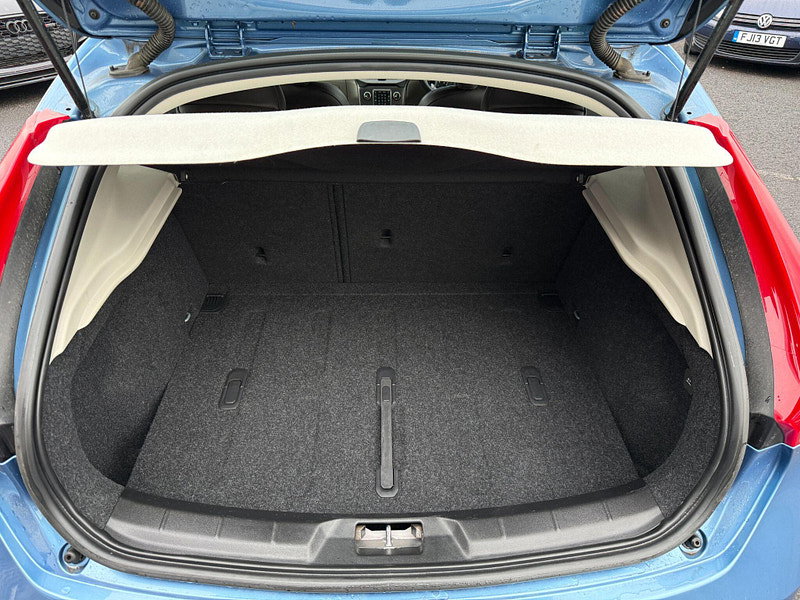 Volvo V40 1.5 T3 SE Hatchback 5dr Petrol Auto Euro 6 (s/s) (152 ps) 5dr Automatic 2015