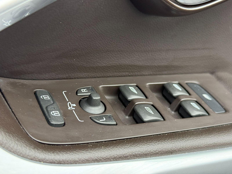 Volvo V40 1.5 T3 SE Hatchback 5dr Petrol Auto Euro 6 (s/s) (152 ps) 5dr Automatic 2015