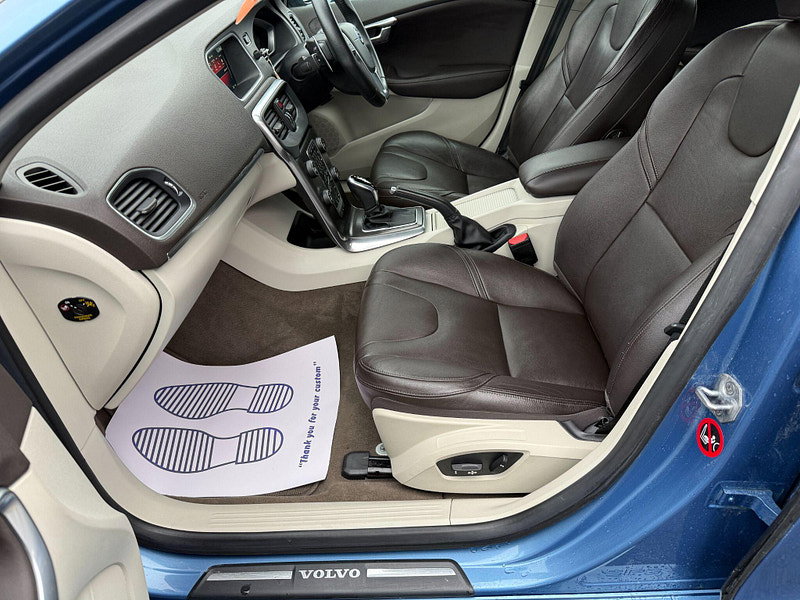 Volvo V40 1.5 T3 SE Hatchback 5dr Petrol Auto Euro 6 (s/s) (152 ps) 5dr Automatic 2015