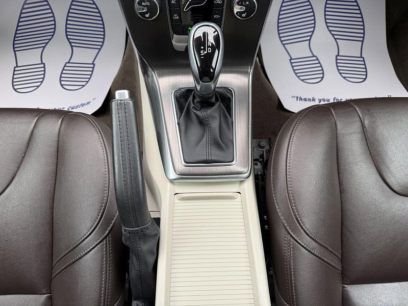 Volvo V40 1.5 T3 SE Hatchback 5dr Petrol Auto Euro 6 (s/s) (152 ps) 5dr Automatic 2015