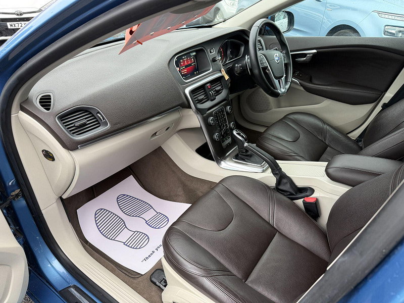 Volvo V40 1.5 T3 SE Hatchback 5dr Petrol Auto Euro 6 (s/s) (152 ps) 5dr Automatic 2015